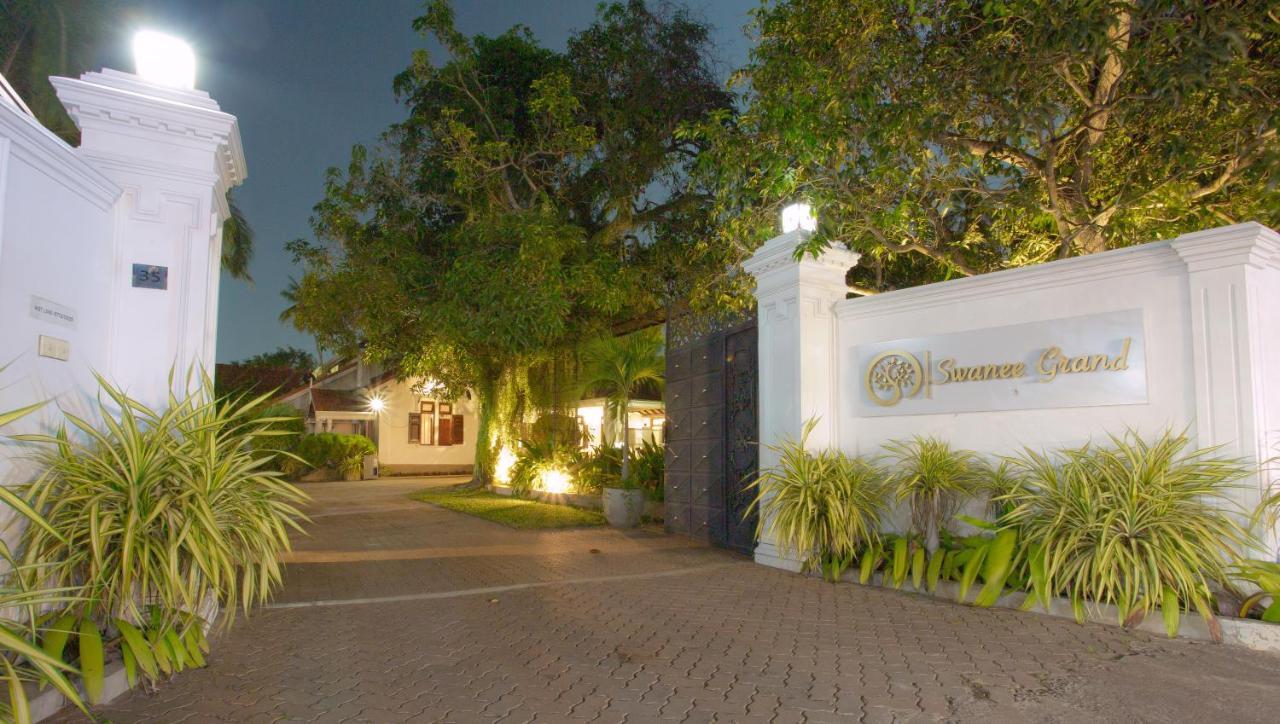 Swanee Grand Hotel Negombo Exterior photo