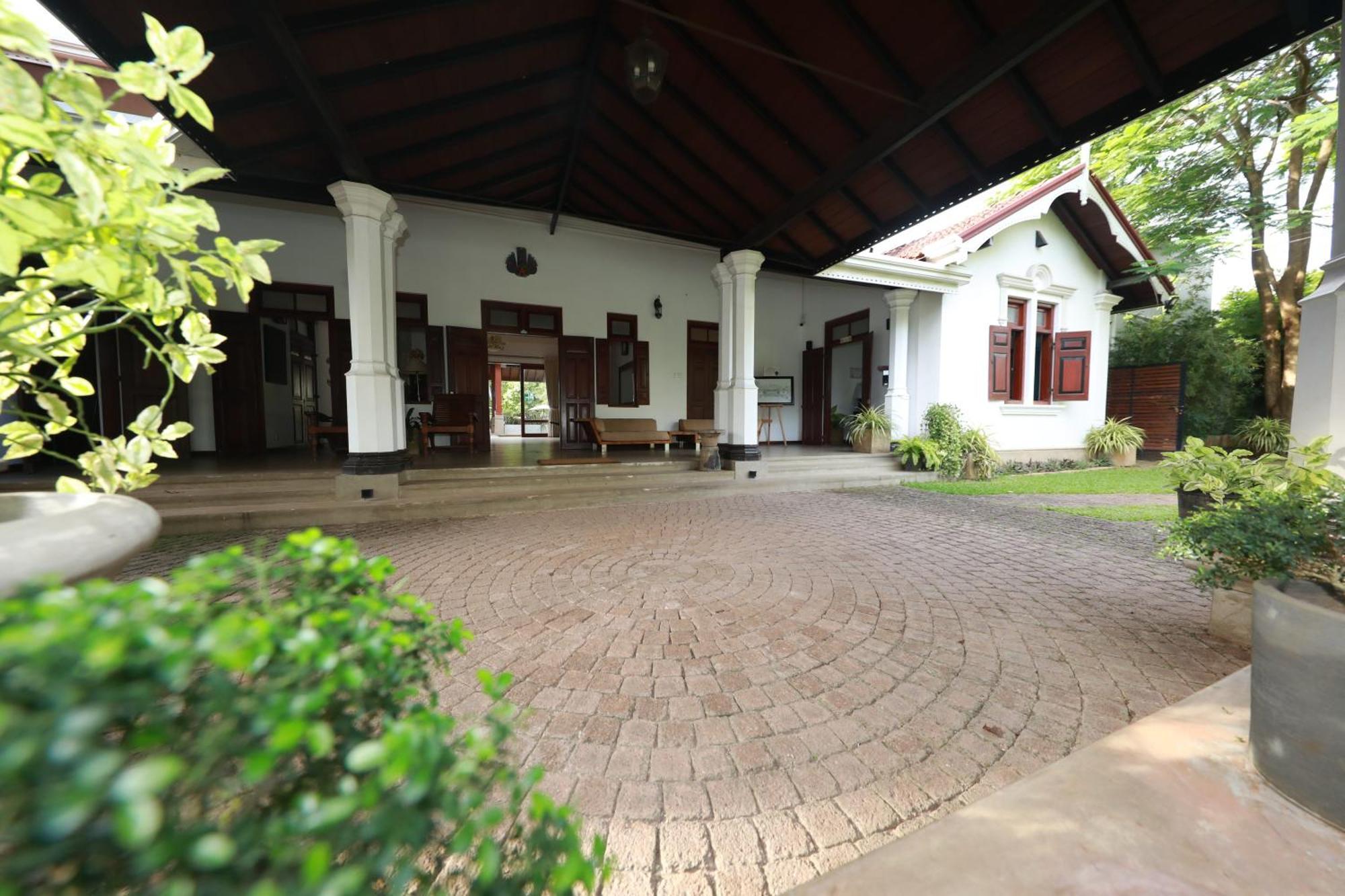 Swanee Grand Hotel Negombo Exterior photo